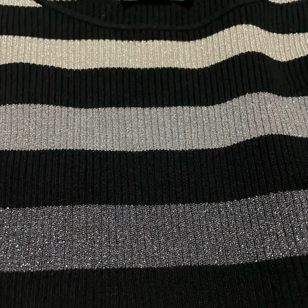 Sweater - Picture 2 of 4